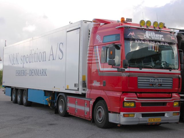 MAN-TGA-XXL-Filler-Schiffner-300605-01-DK[1].jpg - Carsten Schiffner